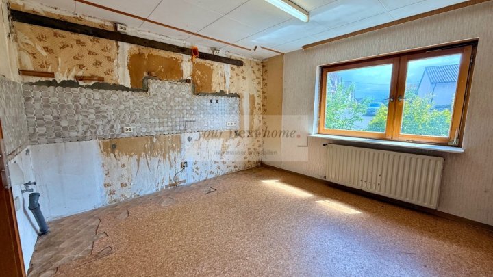 Doppelhaushälfte auf ca. 140 m² Wohnfläche mit großem Grundstück in Schiffweiler