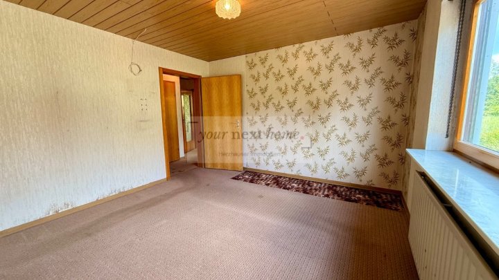 Doppelhaushälfte auf ca. 140 m² Wohnfläche mit großem Grundstück in Schiffweiler