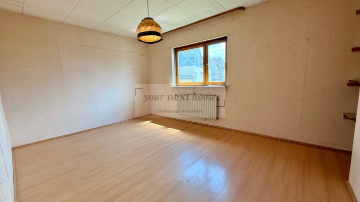 Doppelhaushälfte auf ca. 140 m² Wohnfläche mit großem Grundstück in Schiffweiler