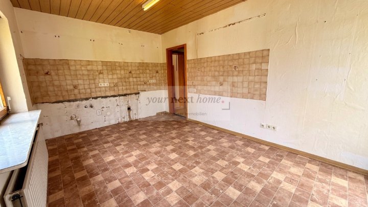 Doppelhaushälfte auf ca. 140 m² Wohnfläche mit großem Grundstück in Schiffweiler