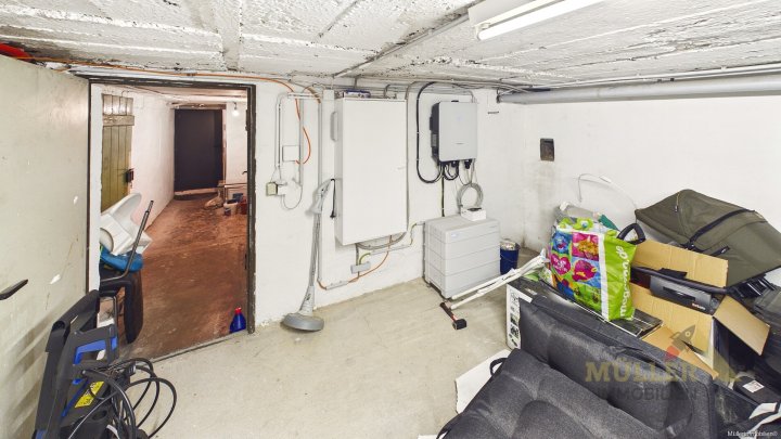 Moderne Doppelhaushälfte mit Photovoltaik-Anlage und Garten für die ganze Familie