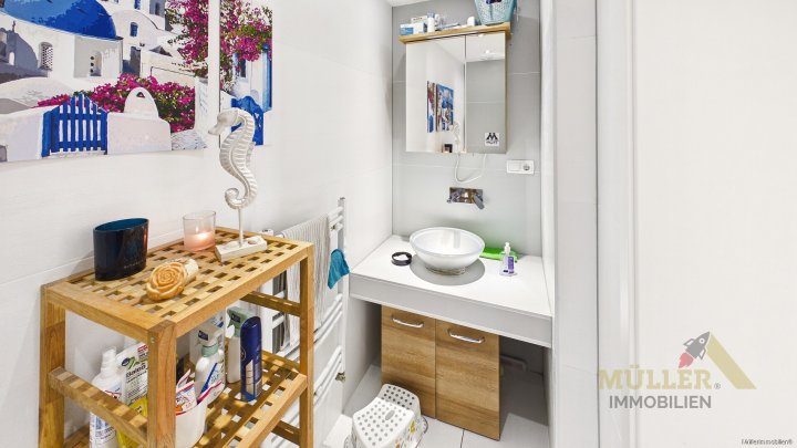 Moderne Doppelhaushälfte mit Photovoltaik-Anlage und Garten für die ganze Familie
