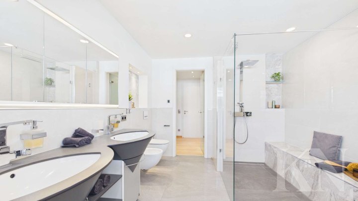 Exklusives Penthouse mit Galerie & Fernblick – Wohnen auf höchstem Niveau auf dem Triller!