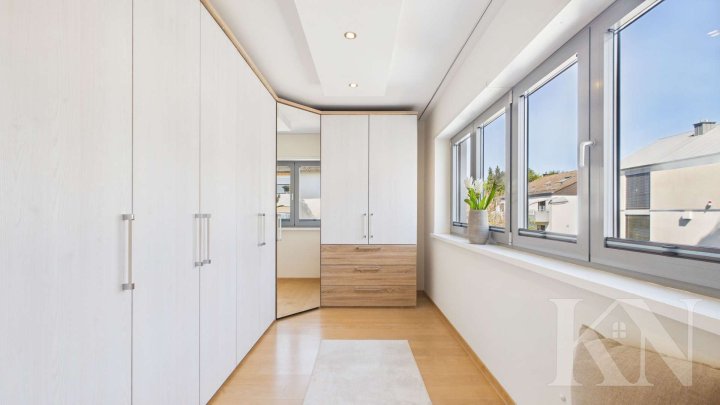 Exklusives Penthouse mit Galerie & Fernblick – Wohnen auf höchstem Niveau auf dem Triller!