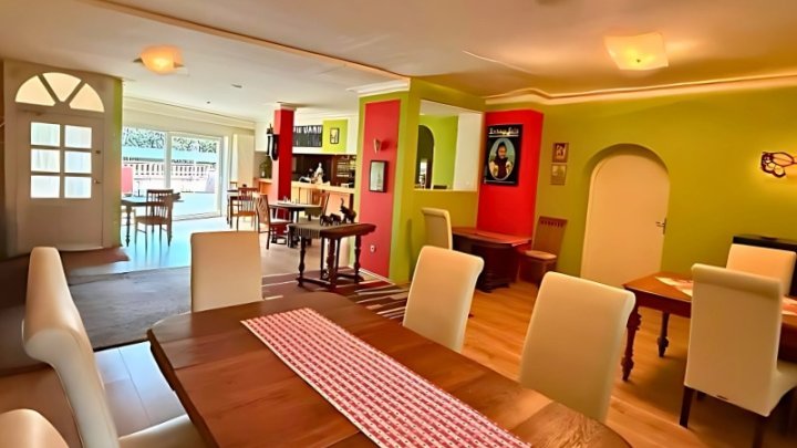 Hotel – Mietwohnung und Gewerbeeinheit in Hülzweiler