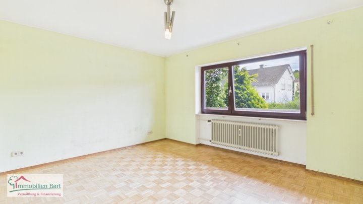 GRENZBEREICH: WOHNHAUS MIT 2 WOHNEINHEITEN IN TOP LAGE VON ORSCHOLZ
