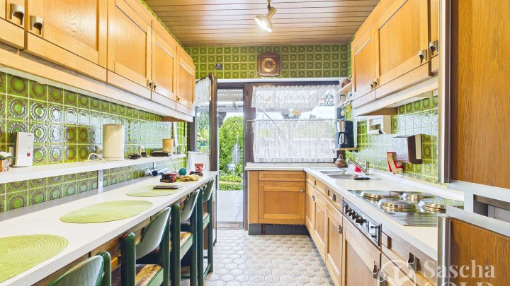Freistehendes Einfamilienhaus mit heller Wohnatmosphäre, Gartenanlage und Garage, Dorf im Warndt