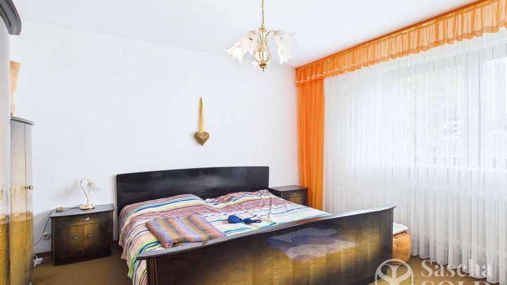 Freistehendes Einfamilienhaus mit heller Wohnatmosphäre, Gartenanlage und Garage, Dorf im Warndt