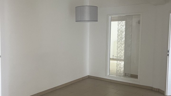 Großzügiges Wohnerlebnis im Herzen von Saarlouis - Moderne 5-Zimmer-Wohnung mit Balkon und hochwertiger Ausstattung