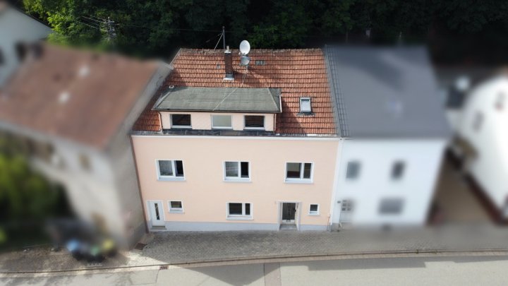 Wohnhaus mit zwei Wohneinheiten in zentraler Lage von Beckingen