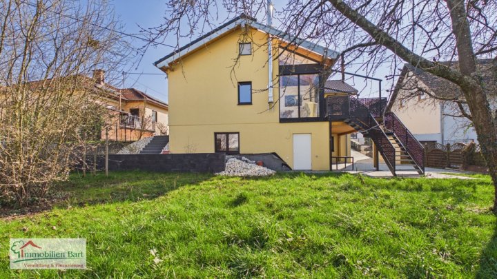 GRENZE L-REMICH: NEUWERTIGES A+ BIO-SOLARHAUS IN TOP LAGE VON PERL-BESCH