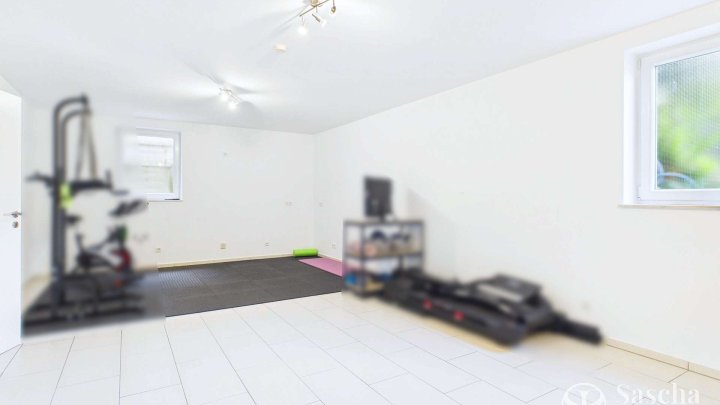 Großzügiges und hochwertiges Familiendomizil mit Kamin, Garten und moderner Energietechnik