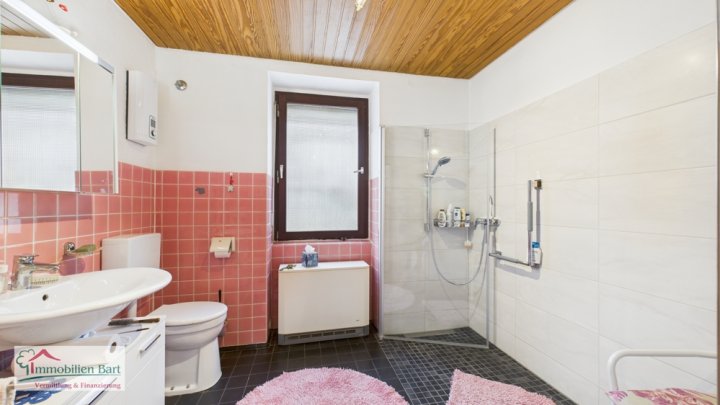 SERRIG (BEI SAARBURG ) WOHNHAUS MIT 2 WOHNUNGEN