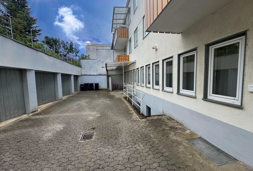 Innenhof inkl. Garage