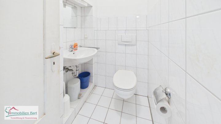 GRENZE L-REMICH: RENOVIERUNGSBEDÜRFTIGES BAUERNHAUS MIT GROßER SCHEUNE UND GARAGE IN METTLACH-FAHA