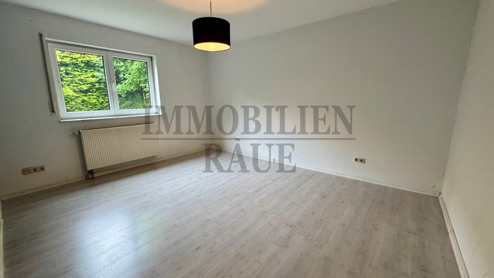 SELTENHEIT IN HERRENSOHR - EIGENTUMSWOHNUNG MIT TERRASSE, GARTENANTEIL UND GARAGE - SOFORT FREI