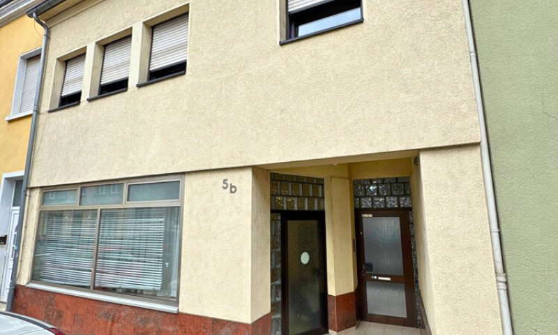 Großzügiges Haus, 410m² Gesamtfläche in ruhiger Seitenstraße von Saarbrücken-West