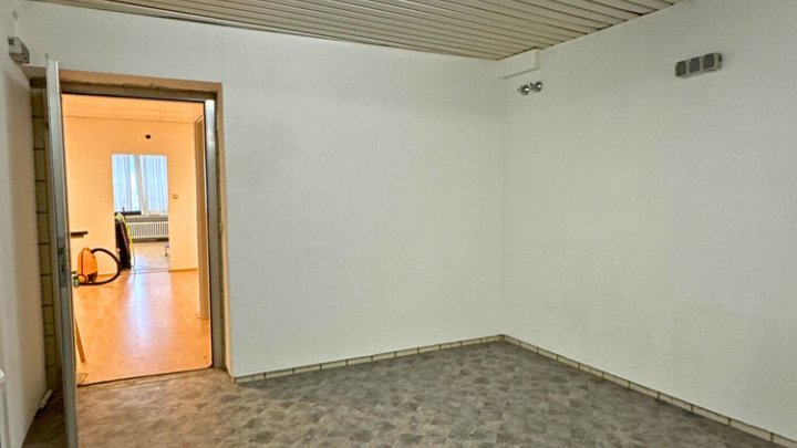 Großzügiges Haus, 410m² Gesamtfläche in ruhiger Seitenstraße von Saarbrücken-West