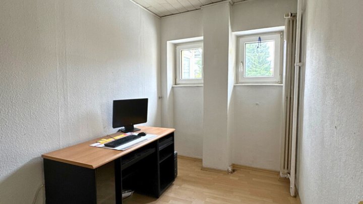 Großzügiges Haus, 410m² Gesamtfläche in ruhiger Seitenstraße von Saarbrücken-West