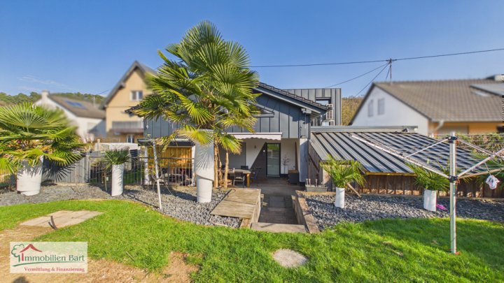 GRENZNÄHE LUXEMBURG: GEPFLEGTES A+ HOLZHAUS, 5 SCHLAFZIMMER, 230 M³ WFL. TOP LAGE BEI SAARBURG
