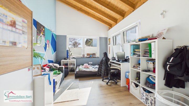 !WOHNEN UND LEBEN WIE IM URLAUB!  GEPFLEGTES ANWESEN MIT 5 SCHLAFZIMMER, 3 KM VON SAARBURG!