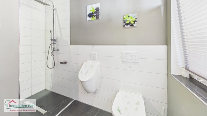 !WOHNEN UND LEBEN WIE IM URLAUB!  GEPFLEGTES ANWESEN MIT 5 SCHLAFZIMMER, 3 KM VON SAARBURG!