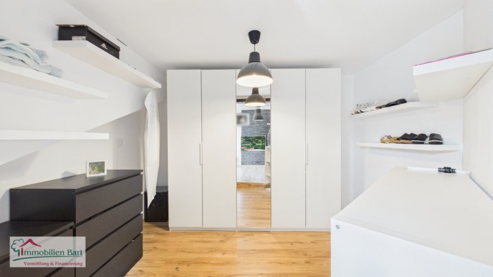 !WOHNEN UND LEBEN WIE IM URLAUB!  GEPFLEGTES ANWESEN MIT 5 SCHLAFZIMMER, 3 KM VON SAARBURG!