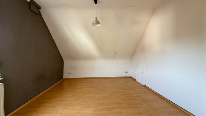 NIEDERWÜRZBACH - Helles Einfamilienhaus mit Garten in ruhiger Lage