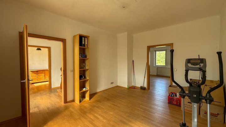 NIEDERWÜRZBACH - Helles Einfamilienhaus mit Garten in ruhiger Lage