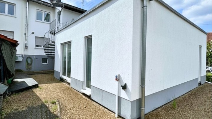Gepflegtes 2-Familienhaus mit Garten und Terrassen, bereits Teileigentum gebildet