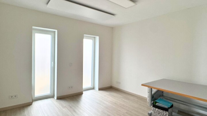Gepflegtes 2-Familienhaus mit Garten und Terrassen, bereits Teileigentum gebildet