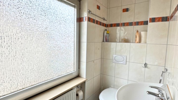 Gepflegtes 2-Familienhaus mit Garten und Terrassen, bereits Teileigentum gebildet