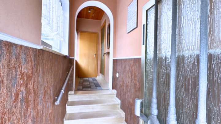 Gepflegtes 2-Familienhaus mit Garten und Terrassen, bereits Teileigentum gebildet