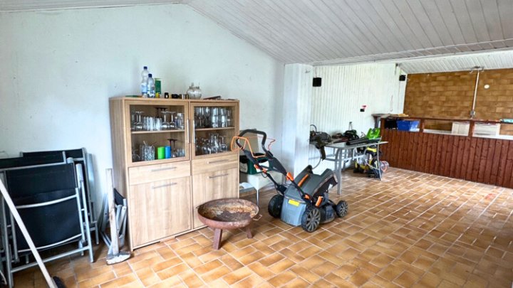 Gepflegtes 2-Familienhaus mit Garten und Terrassen, bereits Teileigentum gebildet