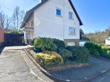 Hausansicht mit Garage