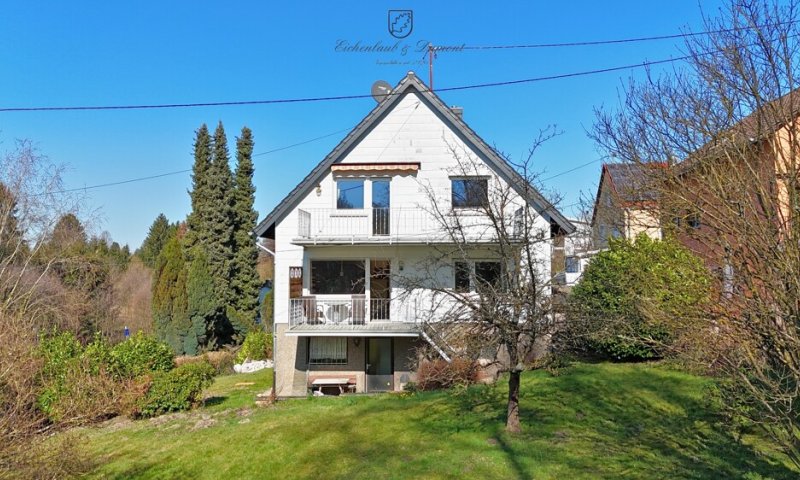 Freistehendes 1-2 Familienhaus in zentrums-und naturnaher Lage, sofort nutzbar