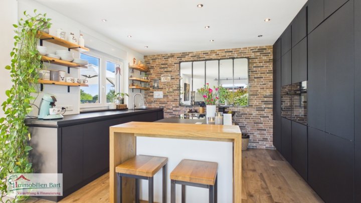 TRAUMHAUS IN WEISKIRCHEN: BUNGALOW MIT 3 SZ / 2 GARAGEN / TOLLER GARTEN!