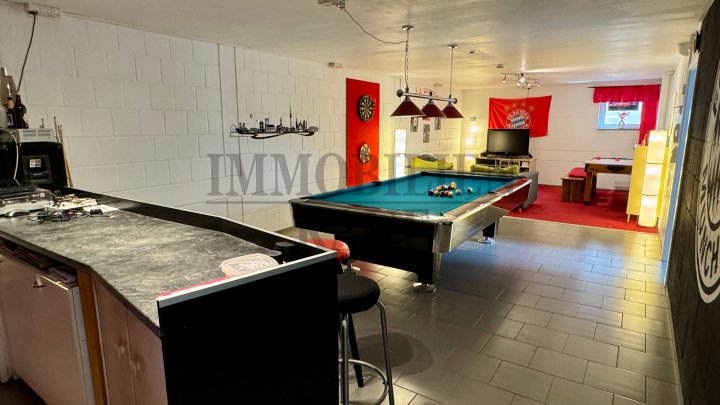 EXKLUSIVES 1 FAMILIENHAUS IN SACKGASSE MIT POOL, SAUNAHAUS UND PV-ANLAGE