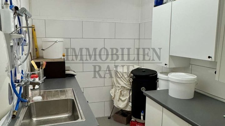 EXKLUSIVES 1 FAMILIENHAUS IN SACKGASSE MIT POOL, SAUNAHAUS UND PV-ANLAGE
