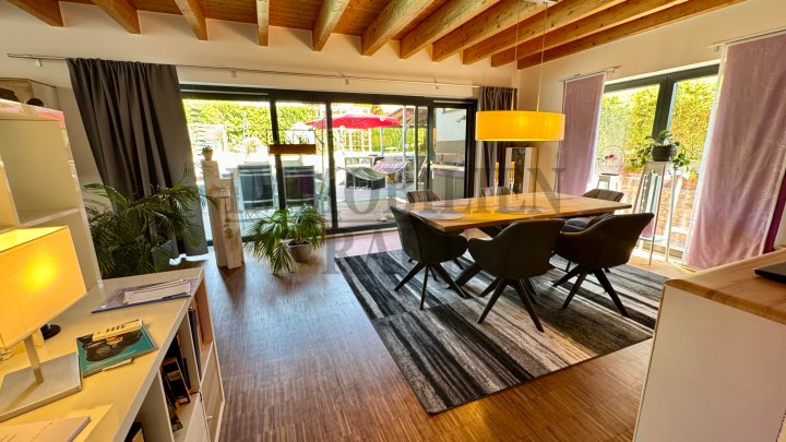 EXKLUSIVES 1 FAMILIENHAUS IN SACKGASSE MIT POOL, SAUNAHAUS UND PV-ANLAGE