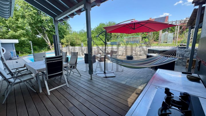EXKLUSIVES 1 FAMILIENHAUS IN SACKGASSE MIT POOL, SAUNAHAUS UND PV-ANLAGE
