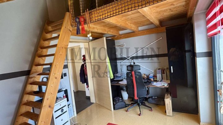 EXKLUSIVES 1 FAMILIENHAUS IN SACKGASSE MIT POOL, SAUNAHAUS UND PV-ANLAGE
