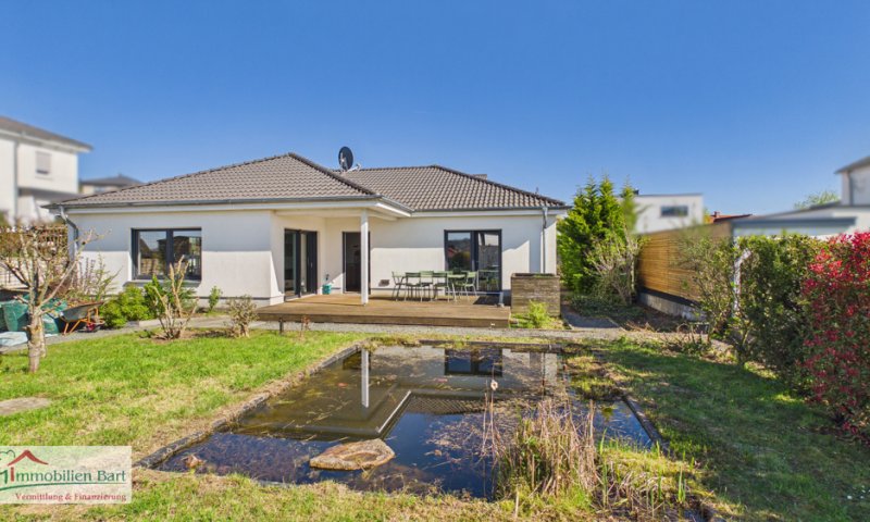 SOFORT VERFÜGBAR: A+ BUNGALOW VON 2017 IN TOP-WOHNLAGE!
