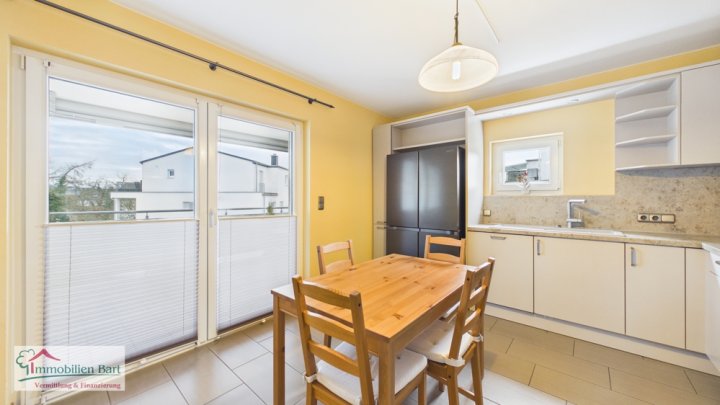 SOFORT VERFÜGBAR! HOCHWERTIGE 3 ZIMMER-WOHNUNG IN TOP-WOHNLAGE!