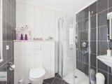 EG - Duschbad mit bodengleicher Dusche