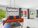 Wohnbereich mit Zugang zur Terrasse