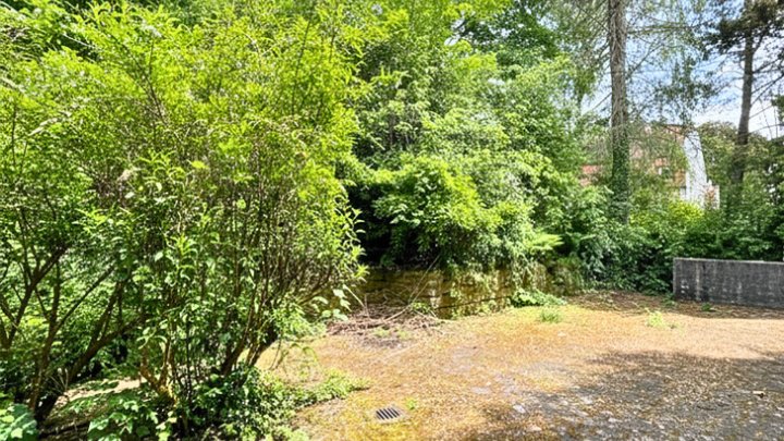 Einfamilienhaus mit ELW, tolles Grundstück mit Panoramablick über Saarbrücken
