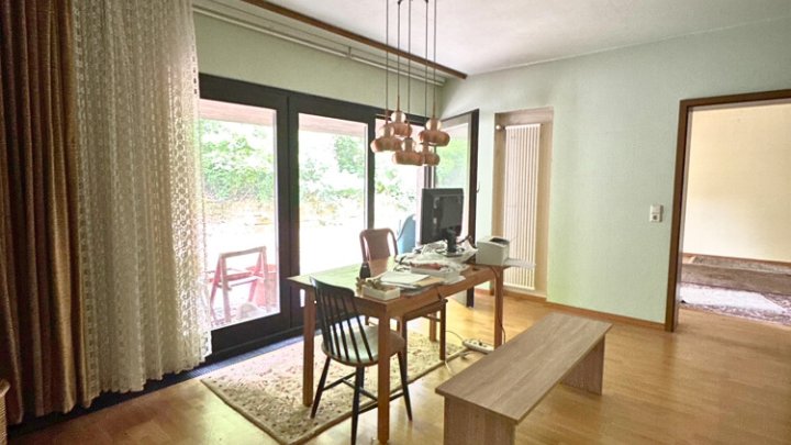Einfamilienhaus mit ELW, tolles Grundstück mit Panoramablick über Saarbrücken
