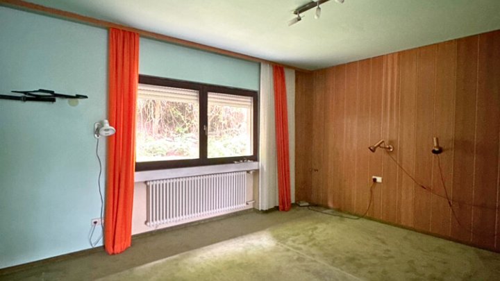 Einfamilienhaus mit ELW, tolles Grundstück mit Panoramablick über Saarbrücken