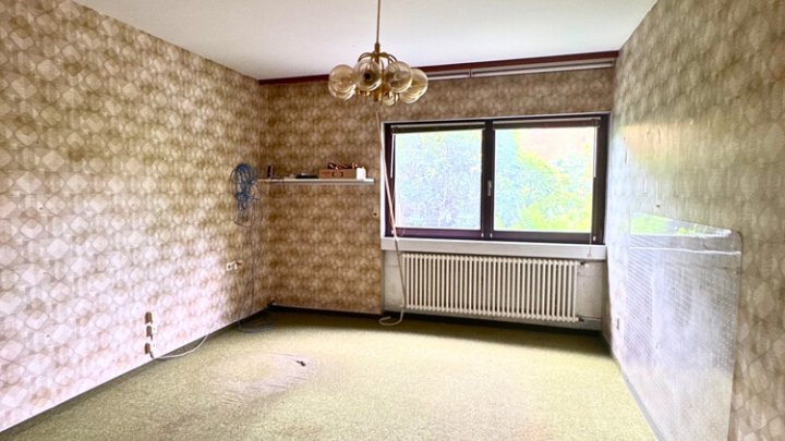 Einfamilienhaus mit ELW, tolles Grundstück mit Panoramablick über Saarbrücken